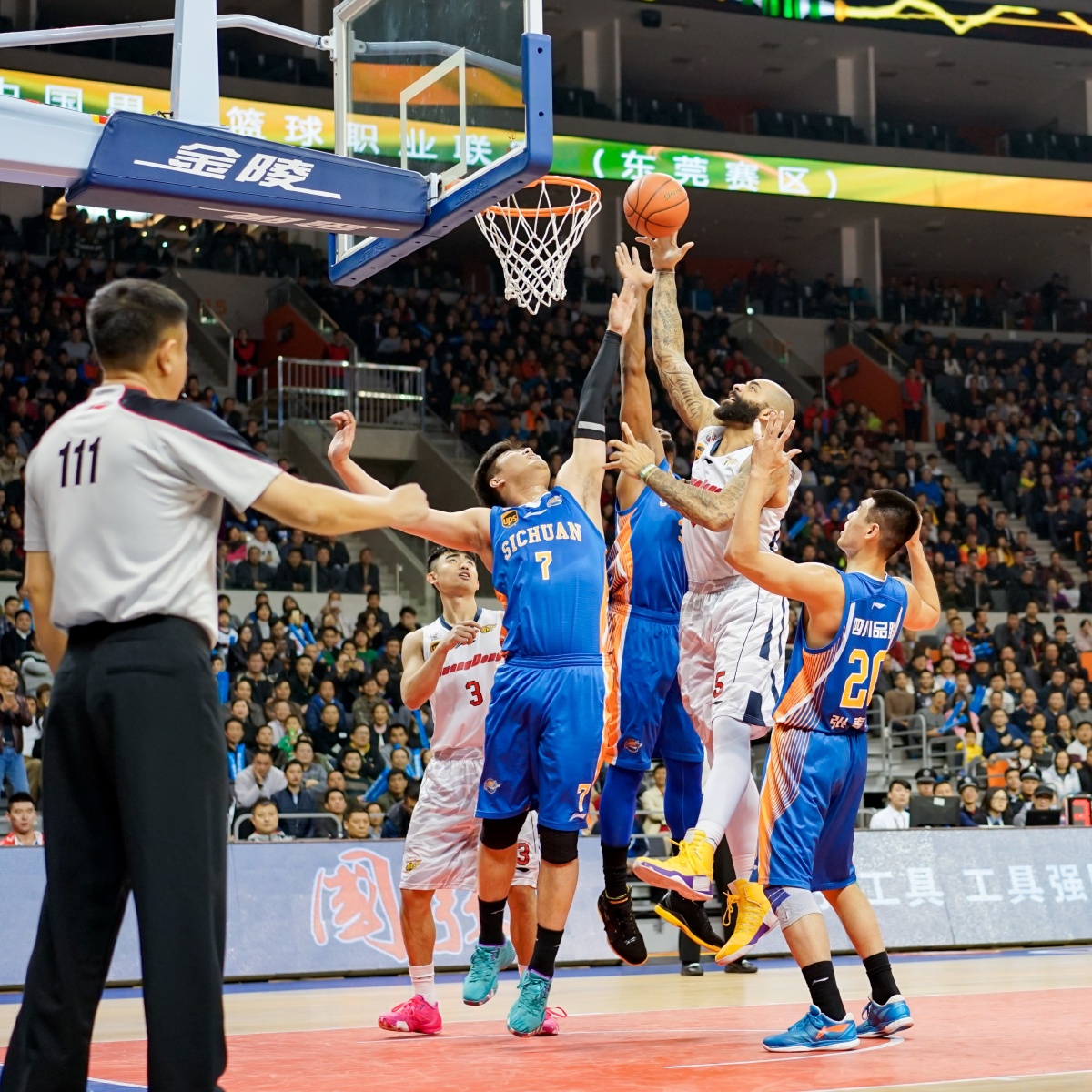 弗拉格NBA生涯首次取得3连胜，现存连胜数据仅雷霆更长（弗拉格迎来NBA生涯首个三连胜，目前连胜仅次于雷霆）